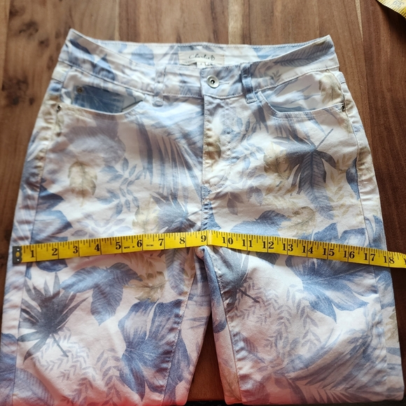 Charlie B tropical floral white jeans, size 4 - Picture 12 of 14